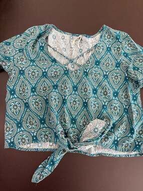 Mudd Women's Teal Paisley Print Tie-Front Short Sleeve Top Size L